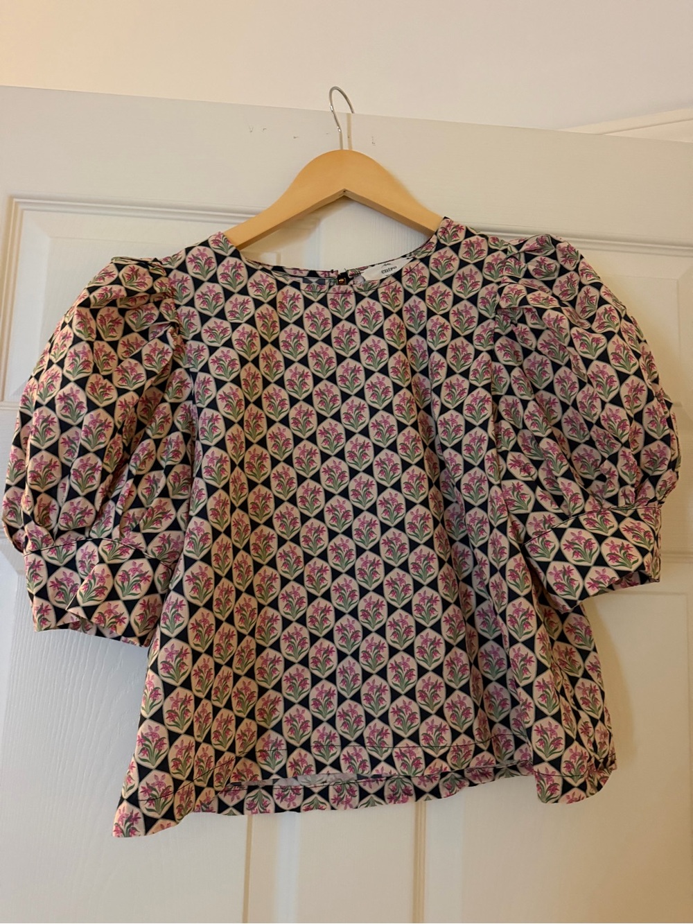 Puff-Sleeve Floral Print Blouse - Pink & Black